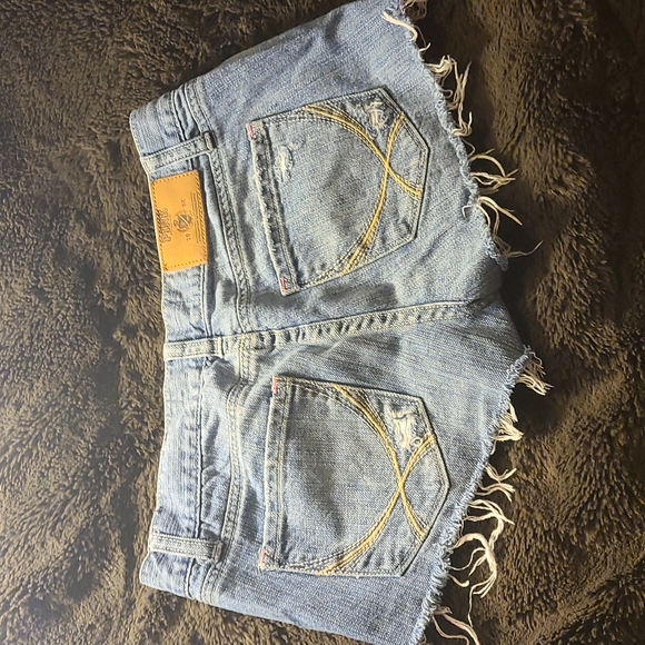 Size 4 juniors shorts - Picture 4 of 4